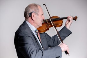 Walter Widler, Hobby-Violinist mit Hörimplantat